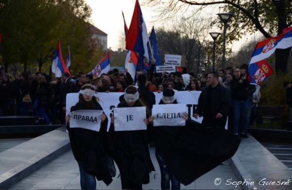 A Belgrade, des étudiants ont organisé une manifestation pacifique en protestation contre la décision du TPIY. Photo : Sophie Gues